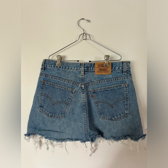 Vintage High Waisted Distressed Levi Cutoff Shorts - Picture 6 of 8